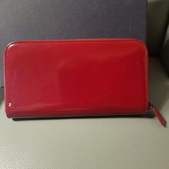 Prada Red Leather Wallet. - Picture 3 of 9
